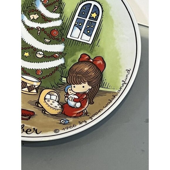 Joan Walsh Anglund 1966 December Plate Made by Walter W. Germany Collectible Vtg - Picture 2 of 3